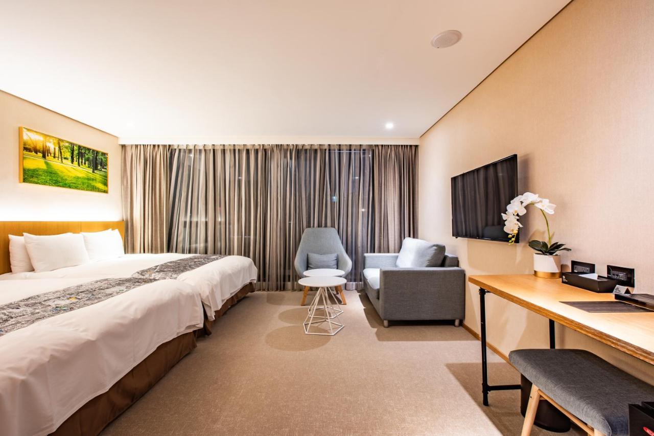 Mega Hotel Thành phố Gia Nghĩa Ngoại thất bức ảnh